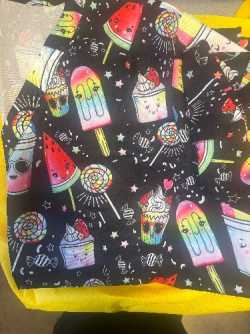 Women’s scrub tops 