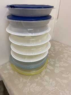 Divided plates 