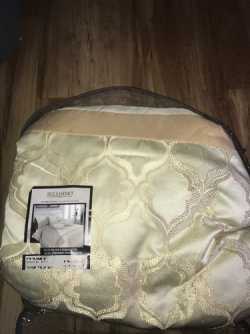 Queen size comforter